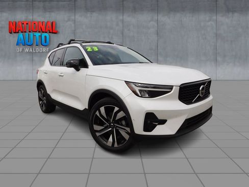 Used 2023 Volvo XC40 B5 Plus w/ Driver Assist Package AWD/4WD image 1