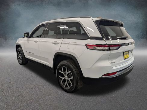 Used 2024 Jeep Grand Cherokee Limited AWD/4WD image 6