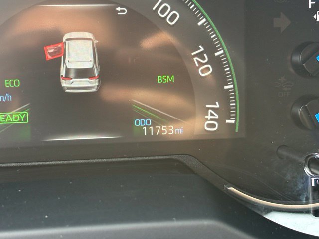 Used 2025 Toyota RAV4 XLE w/ Convenience Package AWD/4WD image 4