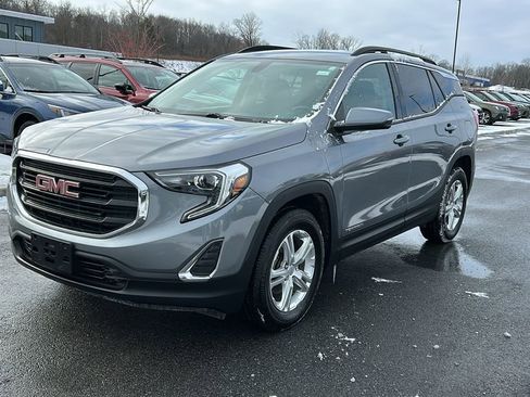Used 2019 GMC Terrain SLE w/ Driver Convenience Package image 4