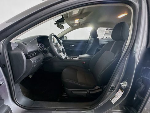 Used 2025 Nissan Sentra SV image 13