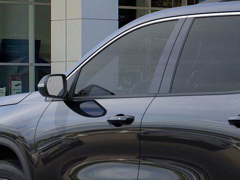 New 2026 Chevrolet Traverse LT image 13