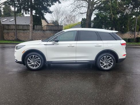 Used 2022 Lincoln Corsair FWD w/ Equipment Group 101A image 2