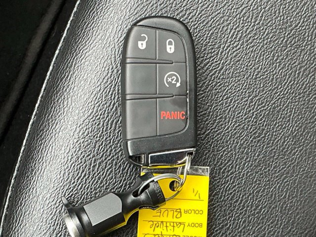Used 2024 Jeep Compass Latitude AWD/4WD image 38
