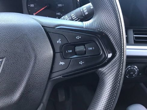 Used 2024 Chevrolet Trax LS w/ LS Convenience Package FWD image 19