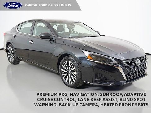 Used 2023 Nissan Altima 2.5 SV w/ SV Premium Package FWD image 1