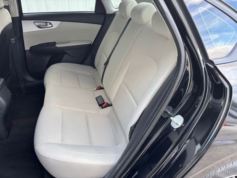 Used 2023 Kia Forte LXS image 29