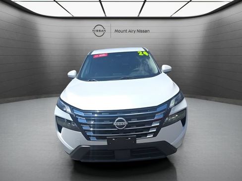 Certified 2024 Nissan Rogue SV AWD/4WD image 1