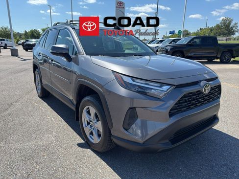 Used 2022 Toyota RAV4 XLE w/ Convenience Package AWD/4WD image 7