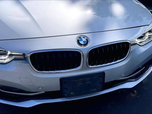 Used 2017 BMW 330i xDrive Sedan AWD/4WD image 31