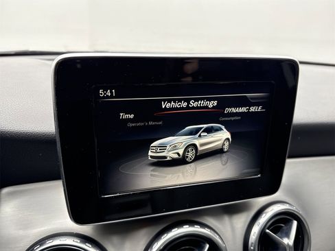 Used 2017 Mercedes-Benz GLA 250 w/ Premium Package image 18