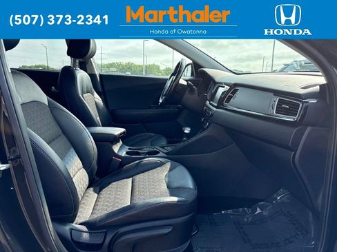 Used 2018 Kia Niro EX FWD image 19
