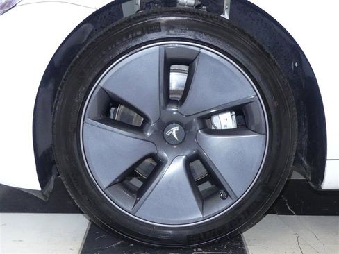 Used 2023 Tesla Model 3 Standard Range image 30