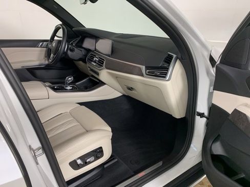 Used 2023 BMW X5 xDrive40i w/ Premium Package image 41