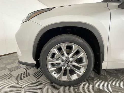 New 2026 Toyota Highlander Limited AWD/4WD image 24