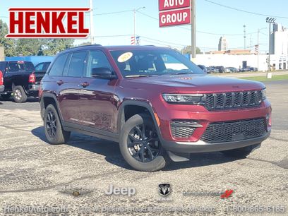 Used 2024 Jeep Grand Cherokee Altitude