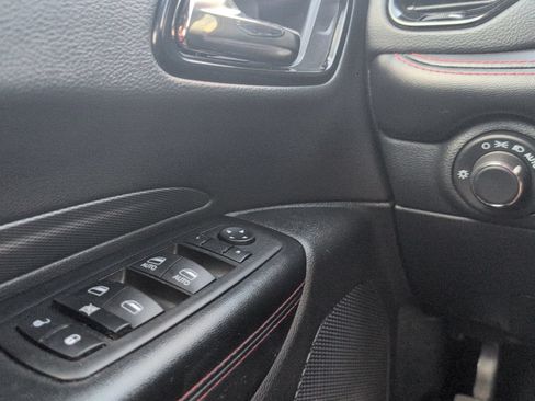 Used 2025 Dodge Durango GT RWD image 16