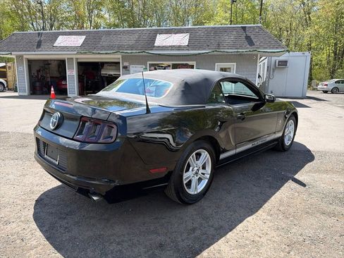 Used 2014 Ford Mustang Convertible RWD image 5