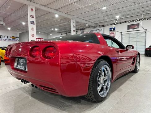 Used 2002 Chevrolet Corvette Coupe w/ Preferred Equipment Group2 RWD image 2