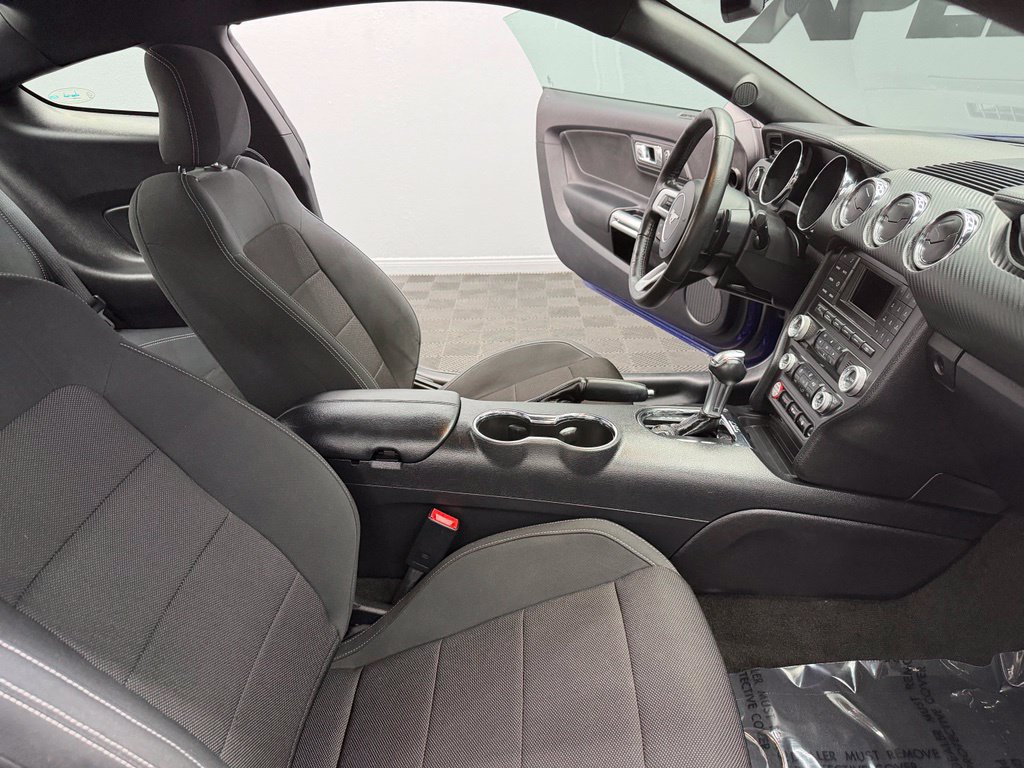 Used 2015 Ford Mustang Coupe RWD image 41