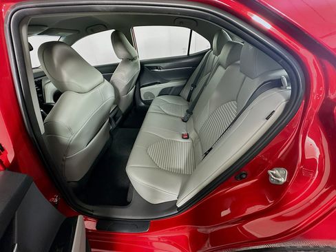 Used 2020 Toyota Camry SE w/ Cold Weather Package image 26