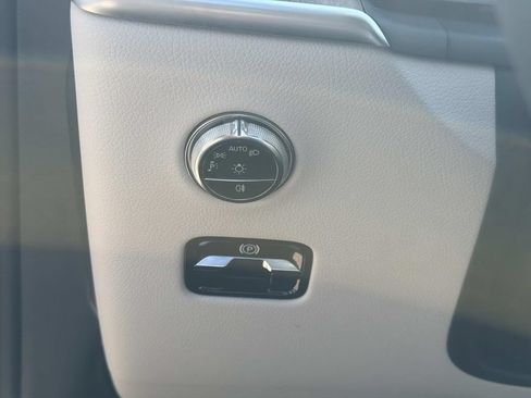 Used 2024 Mercedes-Benz GLC 300 4MATIC image 21