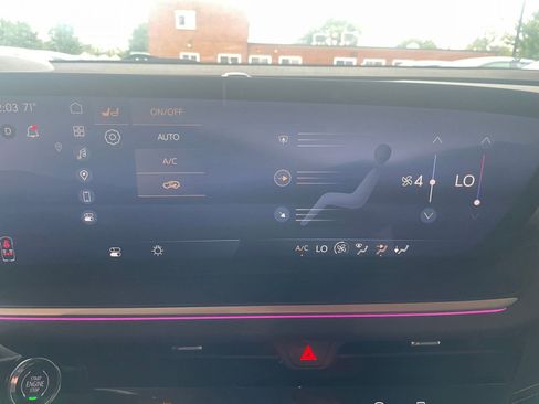 Used 2024 Buick Envision Sport Touring image 18