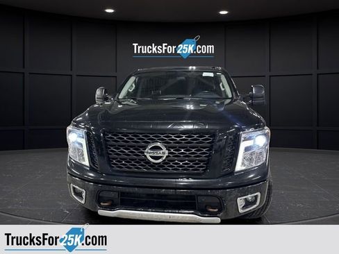 Used 2018 Nissan Titan PRO-4X image 12