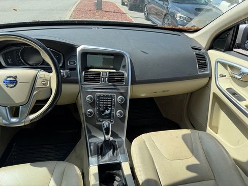 Used 2016 Volvo XC60 T6 w/ Proximity Package image 23