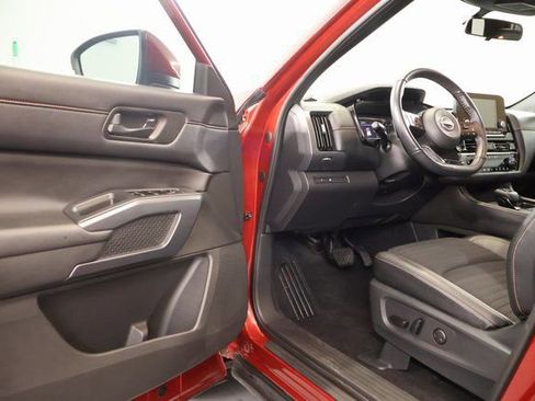 Certified 2024 Nissan Pathfinder Rock Creek image 8