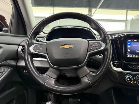 Used 2020 Chevrolet Traverse LT image 13