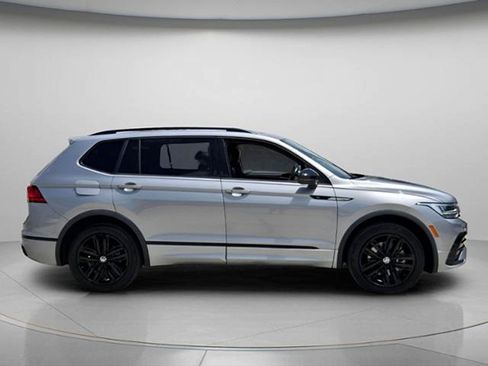 Used 2022 Volkswagen Tiguan SE R-Line FWD image 5