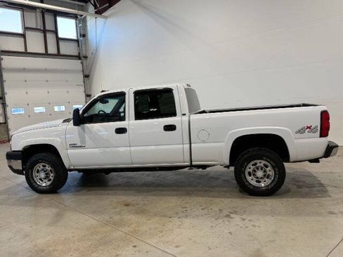 Used 2007 Chevrolet Silverado 2500 LT w/ Heavy-Duty Power Package AWD/4WD image 12