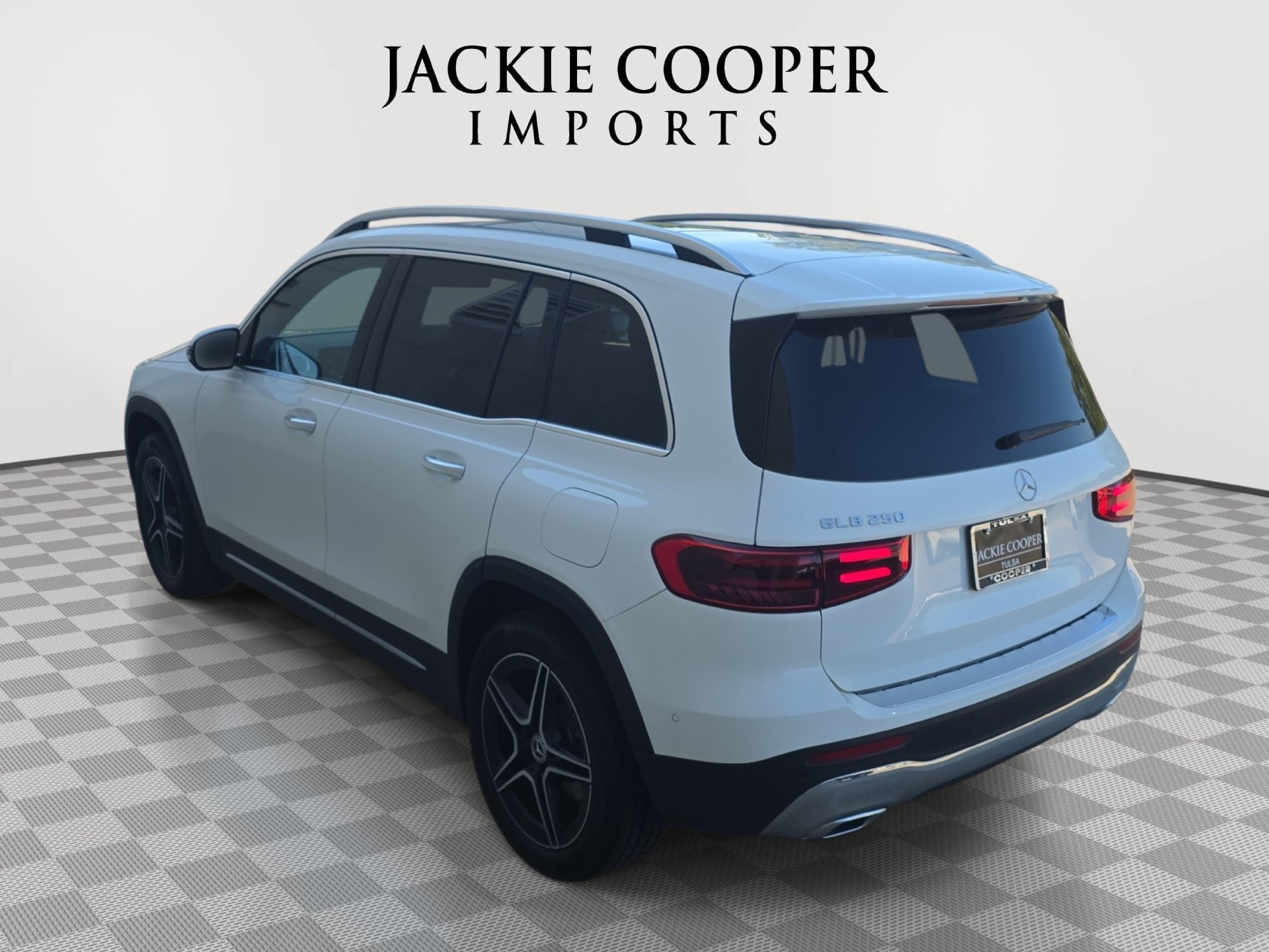 Used 2026 Mercedes-Benz GLB 250 image 7