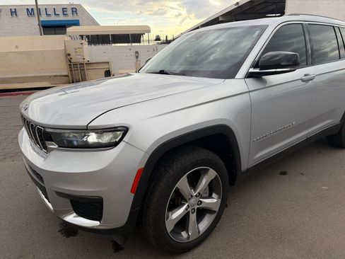 Used 2021 Jeep Grand Cherokee L Limited AWD/4WD image 10