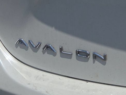 Used 2014 Toyota Avalon Limited w/ Technology Package FWD image 14