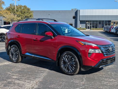 New 2026 Nissan Rogue Platinum image 2