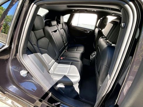 Certified 2026 Porsche Macan AWD/4WD image 21