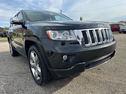 Used 2013 Jeep Grand Cherokee Overland image 10