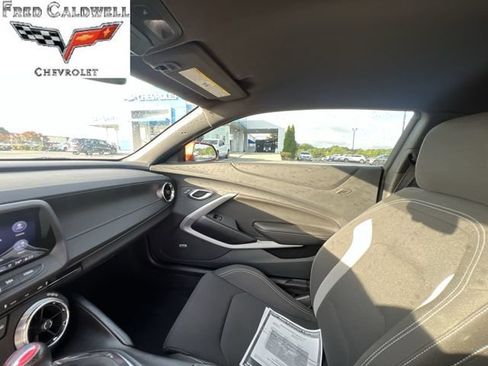 Used 2023 Chevrolet Camaro LT w/ Technology Package RWD image 11