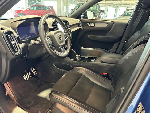 Used 2021 Volvo XC40 P8 Recharge w/ Advanced Package AWD/4WD image 7
