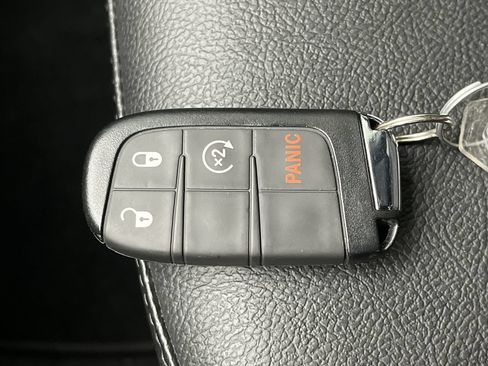 Used 2023 Jeep Compass Latitude AWD/4WD image 25
