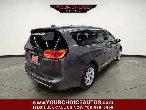 Used 2017 Chrysler Pacifica Touring-L Plus w/ Tire & Wheel Group FWD image 8