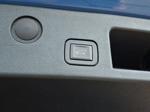 Certified 2025 Chevrolet Equinox RS w/ Safety and Technology Package AWD/4WD image 28