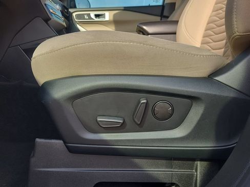 Used 2020 Ford Explorer XLT RWD image 26