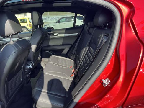 Used 2023 Alfa Romeo Stelvio Veloce image 12