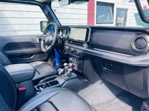 Used 2024 Jeep Wrangler Unlimited Rubicon 392 AWD/4WD image 18