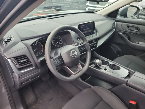 Used 2025 Nissan Rogue S image 19