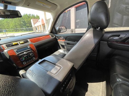 Used 2014 Chevrolet Tahoe LT w/ Luxury Package RWD image 38