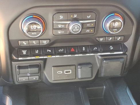 Used 2022 Chevrolet Silverado 2500 LTZ w/ LTZ Plus Package image 19